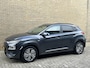 Hyundai Kona Electric EV Fashion 64 kWh | 3 fase | 99% SOH | Adaptieve cruise | Lane assist | Navigatie | Apple CarPlay | Camera | PDC | DAB | LED | Dodehoek detectie | Volledig onderhouden