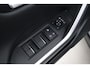 Toyota RAV4 2.5 Hybrid AWD Bi-Tone | Navigatie | 360 camera | Digitale binnenspiegel | Dodehoek detectie | Apple Carplay / Android Auto