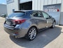 Mazda 3 2.0 SkyActiv-G 120 Clima / Cruise / Camera / Head-Up / Stoel en stuurverw. / Keyless