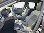 Volvo XC60 2.0 T8 Plug-in hybrid AWD Plus Black Edition | Luchtvering | Bowers & Wilkins Audio | Extra getint glas | Head-up Display | 360 graden camera |