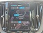Volvo XC60 2.0 T8 Plug-in hybrid AWD Plus Black Edition | Luchtvering | Bowers & Wilkins Audio | Extra getint glas | Head-up Display | 360 graden camera |