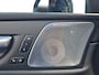 Volvo XC60 2.0 T8 Plug-in hybrid AWD Plus Black Edition | Luchtvering | Bowers & Wilkins Audio | Extra getint glas | Head-up Display | 360 graden camera |