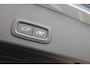 Volvo XC40 T5 Automaat Plug-in hybrid Plus Dark | Premium Audio by Harman en Kardon| Interieur Voorverwarming| Elektrisch bedienbare voorstoelen| Parkeer Camera| Park Assist voor en achter| Lederen Interieur| 19 inch lichtmetalen Velgen