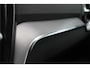 Volvo V60 T6 350PK Plug-in hybrid AWD Plus Bright Long Range / 19" lichtmetalen velgen / Harman Kardon Audio / Adaptieve Cruise Control / Elektrisch verstelbare voorstoelen met geheugen