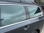 Volvo V70 2.0T Momentum Handgeschakeld - Leder - Parkeerhulp voor + achter - 17'' Lichtmetaal - Trekhaak - Zeer goed onderhouden Auto