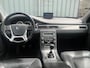 Volvo V70 2.0T Momentum Handgeschakeld - Leder - Parkeerhulp voor + achter - 17'' Lichtmetaal - Trekhaak - Zeer goed onderhouden Auto