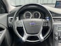 Volvo V70 2.0T Momentum Handgeschakeld - Leder - Parkeerhulp voor + achter - 17'' Lichtmetaal - Trekhaak - Zeer goed onderhouden Auto