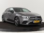 Mercedes-Benz A-klasse 160 Business Solution AMG | Stoelverwarming | Sfeerverlichting | Camera | Navigatie | Leder/Alcantara | Full LED | Widescreen | Climate control