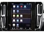 Volvo XC40 B3 Plus Dark - IntelliSafe Assist & Surround - 360º Camera - Harman/Kardon audio - Verwarmde voorstoelen & stuur - Parkeersensoren voor & achter - Elektr. bedienb. voorstoelen met geheugen links - Draadloze tel. lader - Extra getint glas - 19' LMV