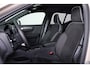 Volvo XC40 B3 Plus Dark - IntelliSafe Assist & Surround - 360º Camera - Harman/Kardon audio - Verwarmde voorstoelen & stuur - Parkeersensoren voor & achter - Elektr. bedienb. voorstoelen met geheugen links - Draadloze tel. lader - Extra getint glas - 19' LMV