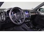 Volvo XC40 B3 Plus Dark - IntelliSafe Assist & Surround - 360º Camera - Harman/Kardon audio - Verwarmde voorstoelen & stuur - Parkeersensoren voor & achter - Elektr. bedienb. voorstoelen met geheugen links - Draadloze tel. lader - Extra getint glas - 19' LMV