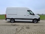Mercedes-Benz Sprinter 317 1.9 CDI L2 H2 RWD - AUTOMAAT - 170 Pk - Euro 6 - MBUX - ParkeerCamera - StoelVerwarming