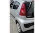 Peugeot 107 1.0-12V Millesim 200 - 5Drs Navigatie / Apple CarPlay I Airco I Comfort pakket I Dealer onderhouden