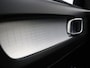 Volvo XC40 T2 130pk Automaat Business Pro / Adapt. Cruise / BLIS / Stoel + Stuurw. Verwarming / Mistlampen / 18'' + all season banden / PDC + Camera / Lane Keeping Aid / DAB / El. Achterklep /