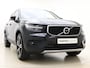 Volvo XC40 T2 130pk Automaat Business Pro / Adapt. Cruise / BLIS / Stoel + Stuurw. Verwarming / Mistlampen / 18'' + all season banden / PDC + Camera / Lane Keeping Aid / DAB / El. Achterklep /