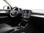 Volvo XC40 T2 130pk Automaat Business Pro / Adapt. Cruise / BLIS / Stoel + Stuurw. Verwarming / Mistlampen / 18'' + all season banden / PDC + Camera / Lane Keeping Aid / DAB / El. Achterklep /