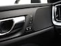Volvo V60 T4 190pk Automaat R-Design / Elektr. Bestuurdersstoel / Elektr. Trekhaak / Stoelverwarming / Sportleder / 18'' + All Season / Achterbank verwarming / Apple CarPlay /