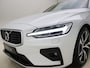 Volvo V60 T4 190pk Automaat R-Design / Elektr. Bestuurdersstoel / Elektr. Trekhaak / Stoelverwarming / Sportleder / 18'' + All Season / Achterbank verwarming / Apple CarPlay /