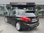 BMW 2-Serie Active Tourer 218d Luxury|NL-Auto|Pano|Leder|Memory|Camera|HUD|Navi|Stoelverwarming|150PK