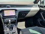 Volkswagen Passat Variant 1.5 TSI * R-Line * Pano dak * Trekhaak * Digi teller * AppleCarPlay *
