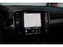 Volvo EC40 Single Motor Extended Range Ultra Black Ed. 82 kWh | Elektrisch bedienbare bestuurdersstoel met geheugen | Verwarmbare voorstoelen + Stuurwiel | 360-Camera | Premium Audio by Harman Kardon | Warmtepomp | Adaptieve Cruise Control met Pilot Assist | Glazen panoramisch dak | Extra getint glas achter| Blind Spot Information System | Google Services | Zwarte 20'' Lichtmetalen wielen