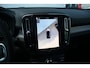 Volvo EC40 Single Motor Extended Range Ultra Black Ed. 82 kWh | Elektrisch bedienbare bestuurdersstoel met geheugen | Verwarmbare voorstoelen + Stuurwiel | 360-Camera | Premium Audio by Harman Kardon | Warmtepomp | Adaptieve Cruise Control met Pilot Assist | Glazen panoramisch dak | Extra getint glas achter| Blind Spot Information System | Google Services | Zwarte 20'' Lichtmetalen wielen