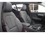 Volvo XC40 2.0 B4 Plus Dark Achteruitrijcamera | Parkeersensoren | Dodehoekdetectie Met Correctie | Adaptieve Cruise Control | Verwarmbare Voorstoelen | Navigatiesysteem | Keyless Entry | Electronic Climate Control