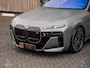 BMW 7-Serie M760e xDrive / Iconic Glow / Pano / B&W audio / Massage