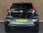 Toyota Aygo X 1.0 VVT-i S-CVT Envy - NAVIGATIE - PARKEERSENSOREN VOOR EN ACHTER - STOELVERWARMING - DRAADLOZE TELEFOONLADER - KEYLESS ENTRY & START - APPLE CARPLAY/ANDROID AUTO
