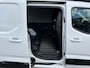 Peugeot Partner 1.5 BlueHDi 130 EAT8 S&S L1 | Stoelverwarming | Trekhaak | Keyless Entry | Stuurverwarming | Navigatie | Camera | Dodehoekbewaking | 220 Volt aansluiting | Digitale Binnenspiegel | BPM Vrij