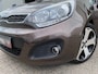 Kia Rio 1.4 CVVT ExecutiveLine / Clima / Cruise / Schuif-kanteldak / Leder / Camera / Stoel en stuurverw. / Navi