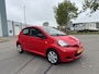 Toyota Aygo 1.0-12V Cool 5-Deurs 68 PK. Zeer betrouwbare en zuinige auto van de tweede eigenaar !!!