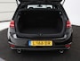Volkswagen Golf 2.0 TSI GTI | Panoramadak | Stoelverwarming | Carplay | Camera | Sportstoelen | Climate control | Parkeerhulp | Cruise control | 19'' lichtmetalen velgen