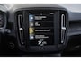 Volvo XC40 T2 Momentum Core AUT. | Parkeercamera | Carplay/Android | Zwart Dak | PDC V/A |