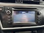 Toyota Auris 1.8 Hybrid Lease+ **NAVIGATIE/ KEYLESS/ PARKEERSENSOREN VOOR/ GARANTIE**