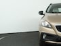 Volvo V40 Cross Country T4 Momentum | Panoramadak | Parkeercamera | Trekhaak |