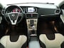 Volvo V40 Cross Country T4 Momentum | Panoramadak | Parkeercamera | Trekhaak |