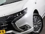 Mitsubishi Outlander Instyle 2.4 PHEV 225pk | Schuifdak | Lederen bekleding | Achteruitrijcamera | Trekhaak | Adaptieve Cruise Control |