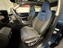 Lynk & Co 01 1.5 6,6kW 50 STUKS OP VOORRAAD ! VOL OPTIES ! 360 CAMERA ADAPTIVE CRUISE CONTROL PANORAMA SCHUIF/KANTELDAK APPLE CARPLAY/ANDROID RIJSTROOKSENSOREN ZEER MOOI !! Brgl