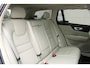 Volvo V60 T6 Plug-in hybrid AWD 350PK Plus Dark | Panoramadak | Head-up Display | 360 Graden Camera | Lederen Bekleding Blond | Getint Glas | Stuurverwarming | Stoelverwarming | Verwarmbare Achterbank | Harman/Kardon | Adaptieve Cruise Control | Keyless | Pilot Assist | BLIS | Power Seats Met Memory