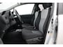 Toyota Yaris 1.5 Hybrid Design | Apple Carplay / Android Auto | Cruise | Clima | Parkeersensoren achter | Camera | Rijstrooksensor | 15 inch