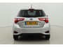 Toyota Yaris 1.5 Hybrid Design | Apple Carplay / Android Auto | Cruise | Clima | Parkeersensoren achter | Camera | Rijstrooksensor | 15 inch
