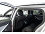 Opel Astra Electric 54 kWh | Camera | Stoel & Stuurverwarming | Navigatie | Dodehoekbewaking | Parkeersensoren |