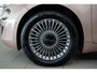 Fiat 500e 42 kWh | Camera | Stoel & Stuurverwarming | Apple Carplay & Android Auto | Style Pack | Parkeersensoren |