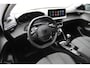 Peugeot 208 1.2 PureTech Allure 100Pk | Facelift | Dodehoek sensor | Full-LED | DIGI-DASH | DAB | 2 x Camera | Apple CarPlay | | Navi | ACC | ECC | PDC | Stoelverw | LMV16'' | Goede banden | Zeer nette auto