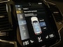 Volvo XC90 T8 AWD Recharge R-Design | Luchtvering | Trekhaak | Harman Kardon | Adaptieve Cruise Control | Standkachel met Volvo On Call App | Stoelverwarming voor+achter | Stuurwielverwarming | Parkeercamera | Pilot Assist | BLIS Dode Hoek Detectie | Elektrische voo