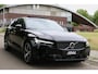 Volvo V60 2.0 T8 Plug-in Hybrid Long Range PHEV AWD R-DESIGN Plus Dark 310Pk Aut Full Options 1e eigenaar Pano Trekhaak Head-up