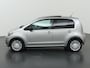 Volkswagen Up! 1.0 groove up! | Panoramadak | Parkeersensoren | Bluetooth | Stoelverwarming | Cruise Control |