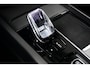 Volvo XC60 T6 Plug-in hybrid AWD Ultimate Dark | Luchtvering | Sportstoelen | Achterbank verwarmd | Alarmsysteem | Audio installatie high end
