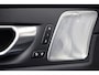 Volvo XC60 T6 Plug-in hybrid AWD Ultimate Dark | Luchtvering | Sportstoelen | Achterbank verwarmd | Alarmsysteem | Audio installatie high end